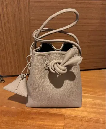 VASIC BOND MINI CHARM 백