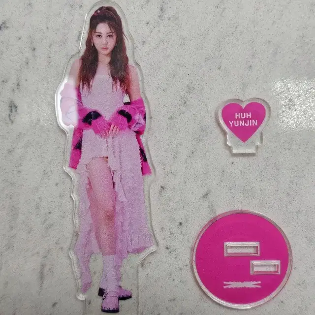 르세라핌 허윤진 아크릴 스탠드