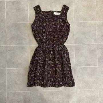 neammoins (네안모완) 꽃무늬 슬리브리스 미니 원피스 브라운