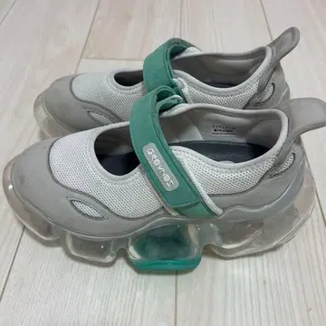 grounds MOOPIE MARY JANE GRAYGREEN