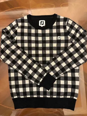 FJ 체크 무늬 스웨터 S 사이즈 블랙 화이트