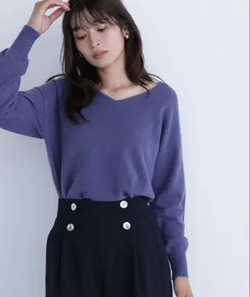 NATURAL BEAUTY BASIC 폭스 혼 젠틀리 V넥 니트