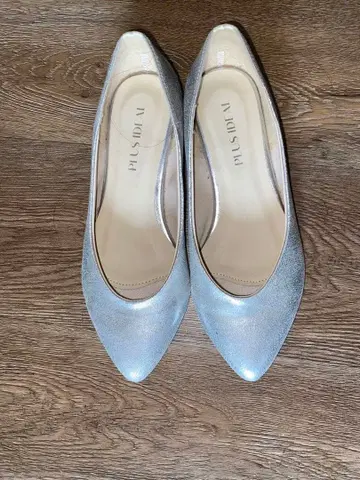 미사용 새상품 실버 스틸레토 플랫슈즈