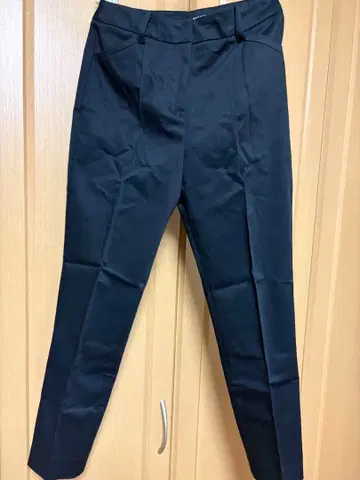 미사용 새상품 Do CLASSE 블랙 슬랙스 여성용