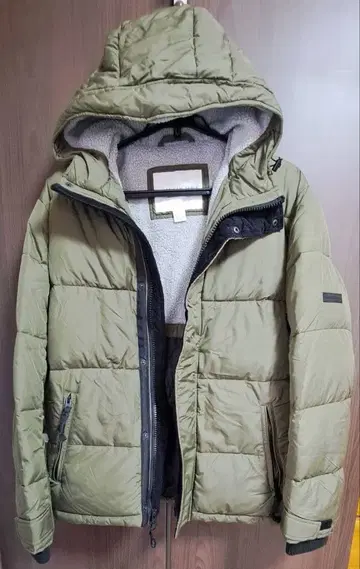 AMERICAN EAGLE 후드 부착 다운 자켓 올리브 그린