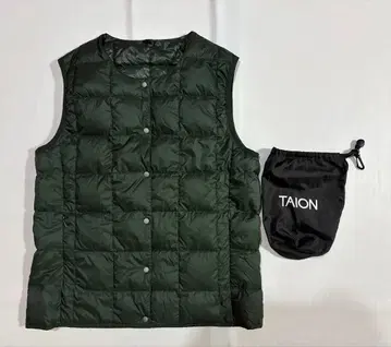 M 사이즈 TAION 다운 베스트 짙은 녹색