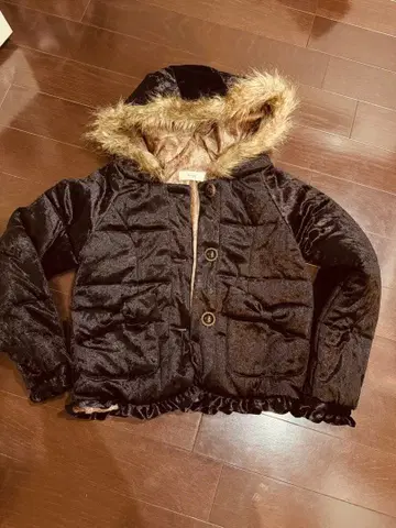 엑시즈팜 벨로아 후드 부착 아우터