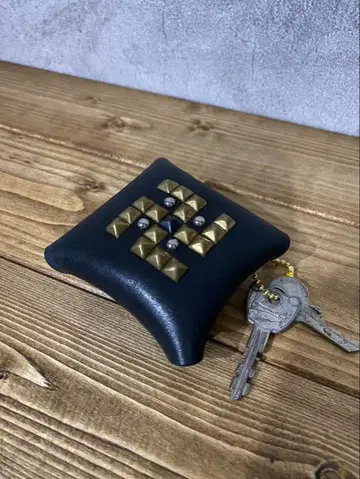 006 천연 가죽 놋쇠 스퀘어형 코인 케이스 키링 블랙 소가죽 HTC