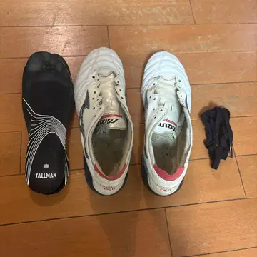 모렐리아 네오 3 박스 포함, 끈 포함, 인솔 포함