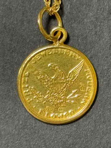 K22 (순도 91.6%) 미국 독수리 디자인 목걸이 1899년