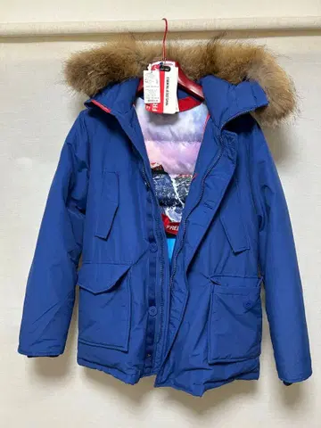 파란색 다운 자켓 퍼 포함