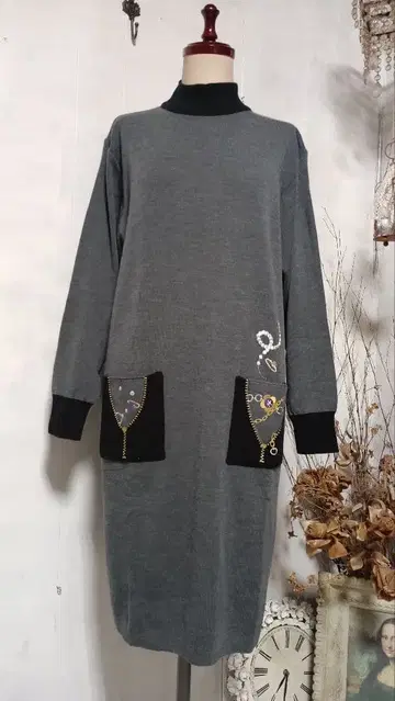 미사용 새상품 NAIGAI 그레이 긴팔 니트 원피스 포켓 부착