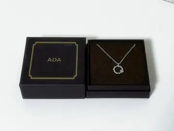 A D A 목걸이