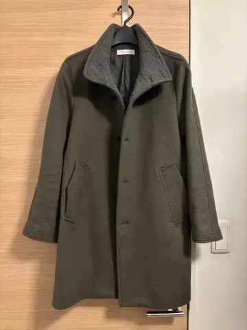 BEAUTY&YOUTH 카키 체스터 코트