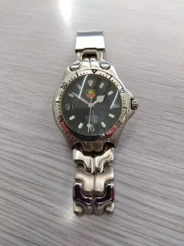 태그 호이어 쿼츠 손목시계 블랙