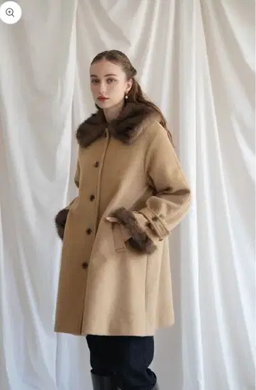 Acka fur flare middle coat