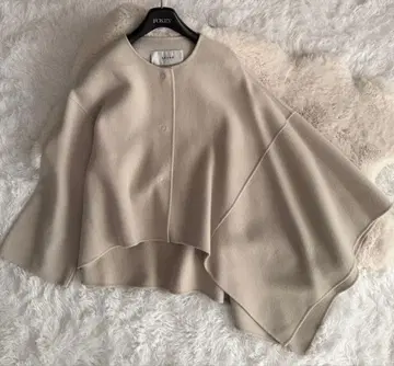 어도어 베이지 숏코트 케이프