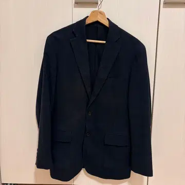 네이비 체크 무늬 수트