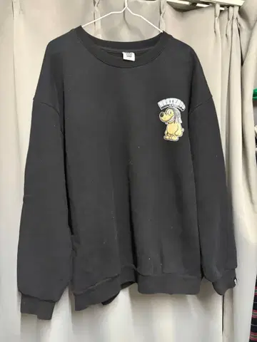 NASTY DOG 캐릭터 자수 맨투맨 2