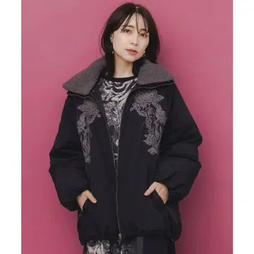 [ 발송 가능 ] 보아 카라 탈부착 가능 꽃 자수 충전솜 블루종