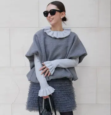 [ 미사용 새상품 ] bebeod 더블 프릴 넥 니트 풀오버