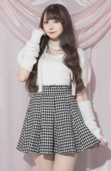 pium 암워머 부착 테디 니트 화이트