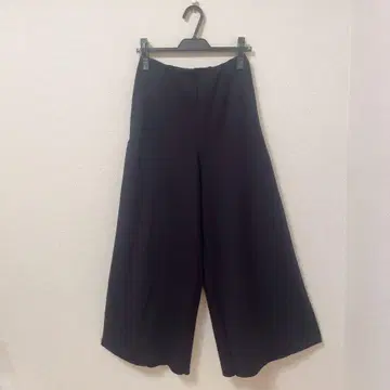 블랙 플리츠 가우초 팬츠