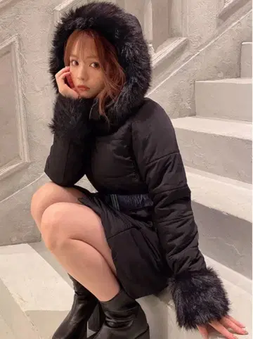 GRL 퍼 후드 블랙 다운 자켓