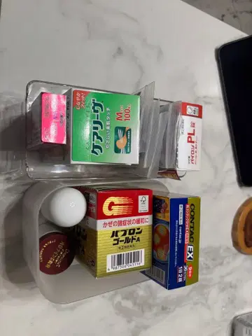 매니큐어 핑거 숄더백