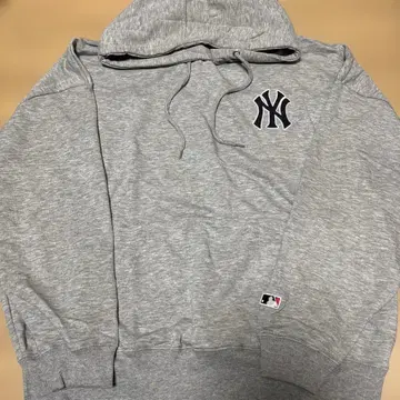 새상품 MLB 뉴욕 양키스 후드 부착 후드티 M 사이즈