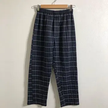 루즈 실루엣 체크 무늬 하의 룸웨어풍