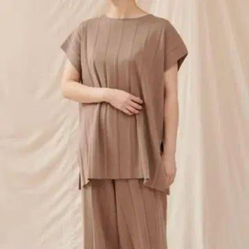 THE CHIC 더 시크 랜덤 플리츠 풀오버