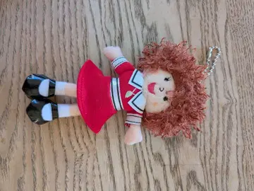 Annie 인형형 키링 빨간색
