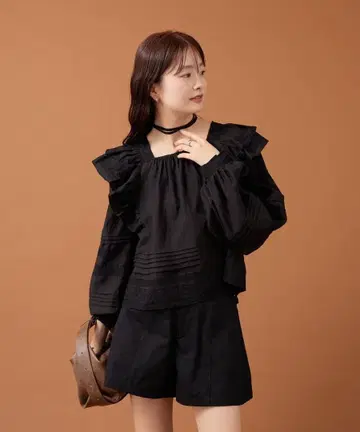 [ mystic ] 숄더 프릴 블라우스 블랙 택 포함 새상품