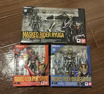 S.H. 피규아트 가면라이더 3체 세트