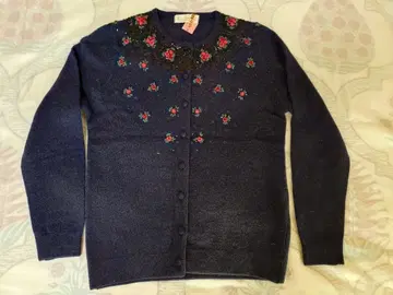 네이비 꽃무늬 자수 긴팔 가디건