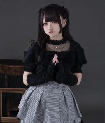 Palelfy 암워머 포함 리본 샤기 니트 블랙