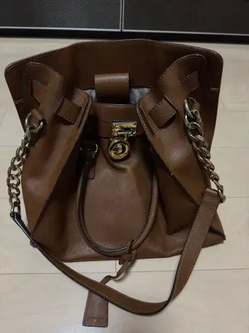 브라운 합성 피혁 핸드백