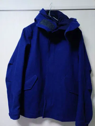 유나이티드 애로우즈 디자인 하프 코트