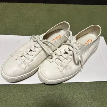 산토니 가죽 스니커즈 화이트 사이즈 7 새상품급