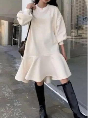 Birthday Bash 로맨틱 맨투맨 원피스