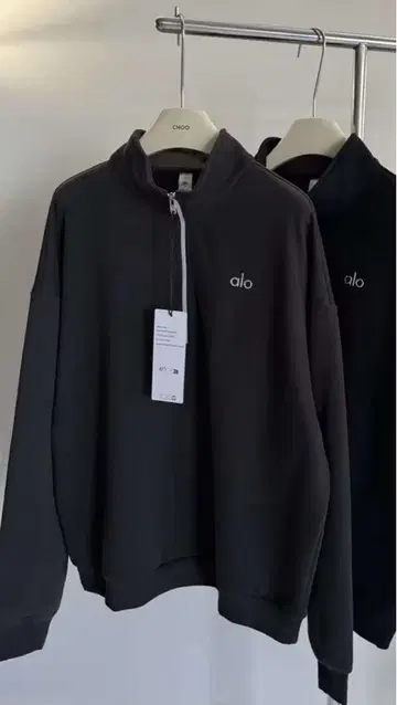 alo 하프 지퍼 맨투맨 블랙
