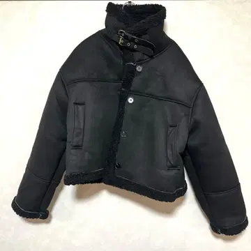 무스탕 터치 버클 코트 블랙 emmy