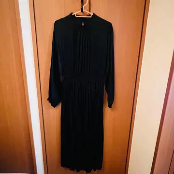 그린 라벨 릴랙싱 블랙 롱 드레스