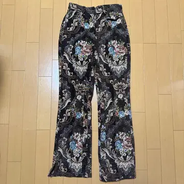 꽃무늬 플레어 팬츠 하이웨스트