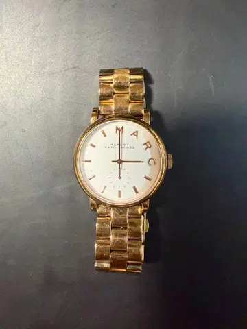 MARC BY MARC JACOBS 골드 시계