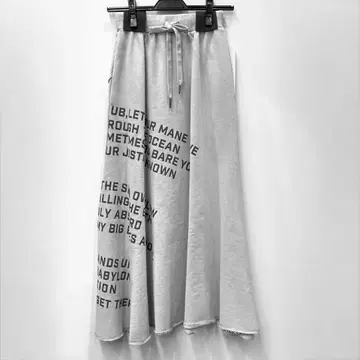 [ 새상품 미사용 ] RISLEY 로고 플레어 맨투맨 스커트