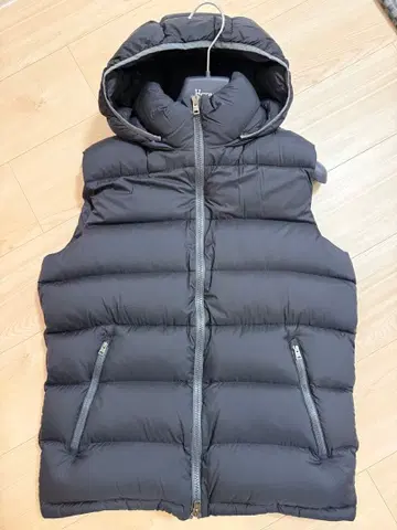 HERNO 경량 매트 나일론 다운 베스트 46 블랙