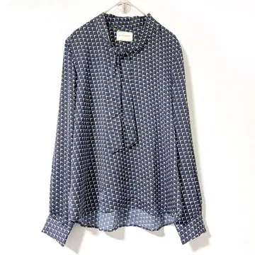 UNITED ARROWS 지오메트릭 보타이 블라우스