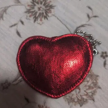 빨간색 하트 모양 키링